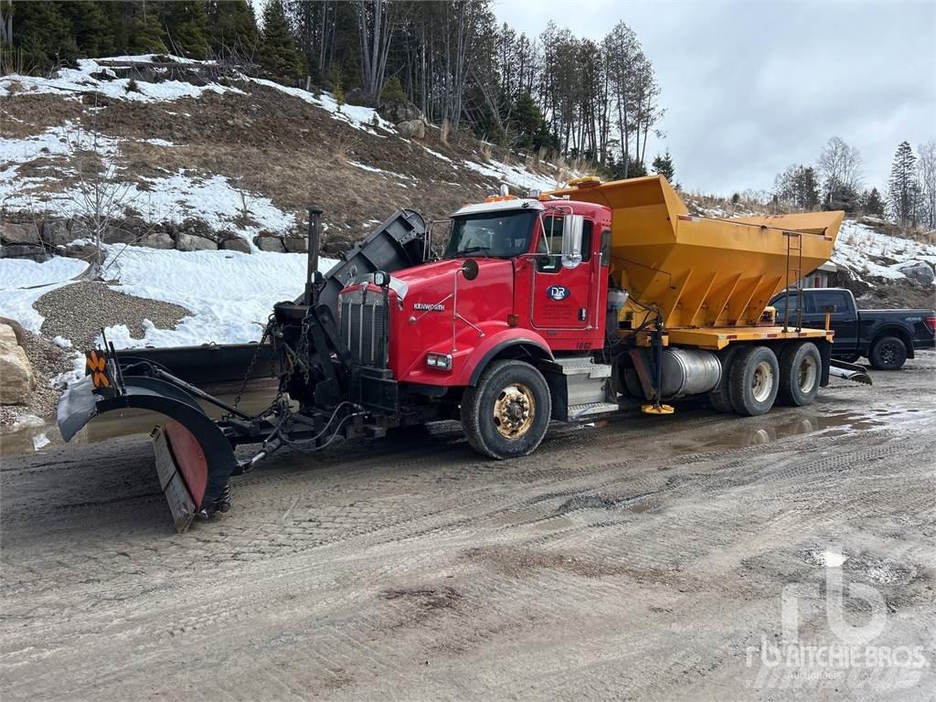 Kenworth T800 Снежные отвалы и плуги