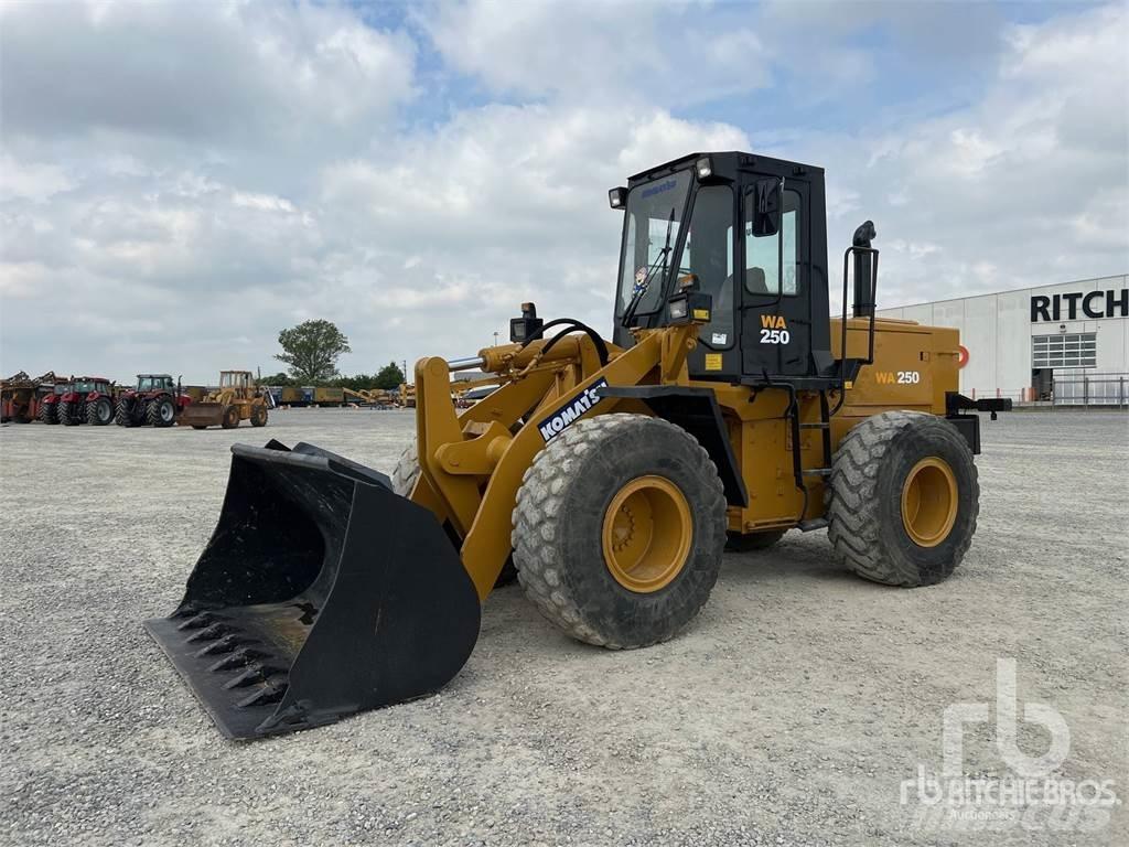Komatsu WA250-1 Фронтальные погрузчики