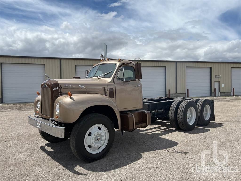 Mack 1956 Шасси с кабиной