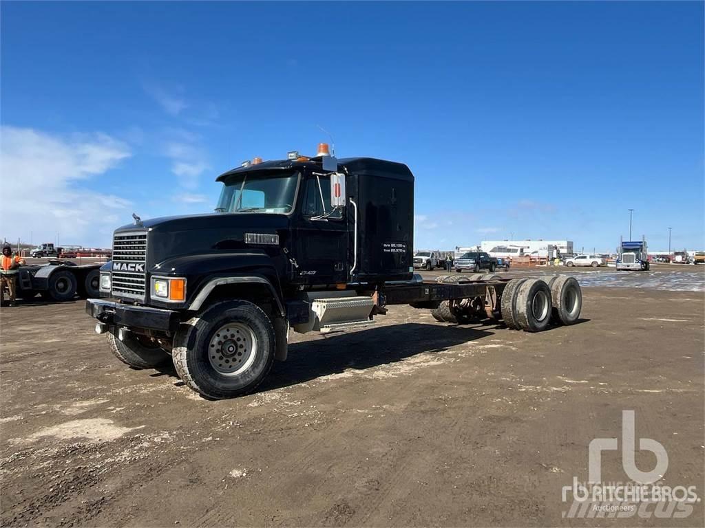 Mack CH613 Шасси с кабиной
