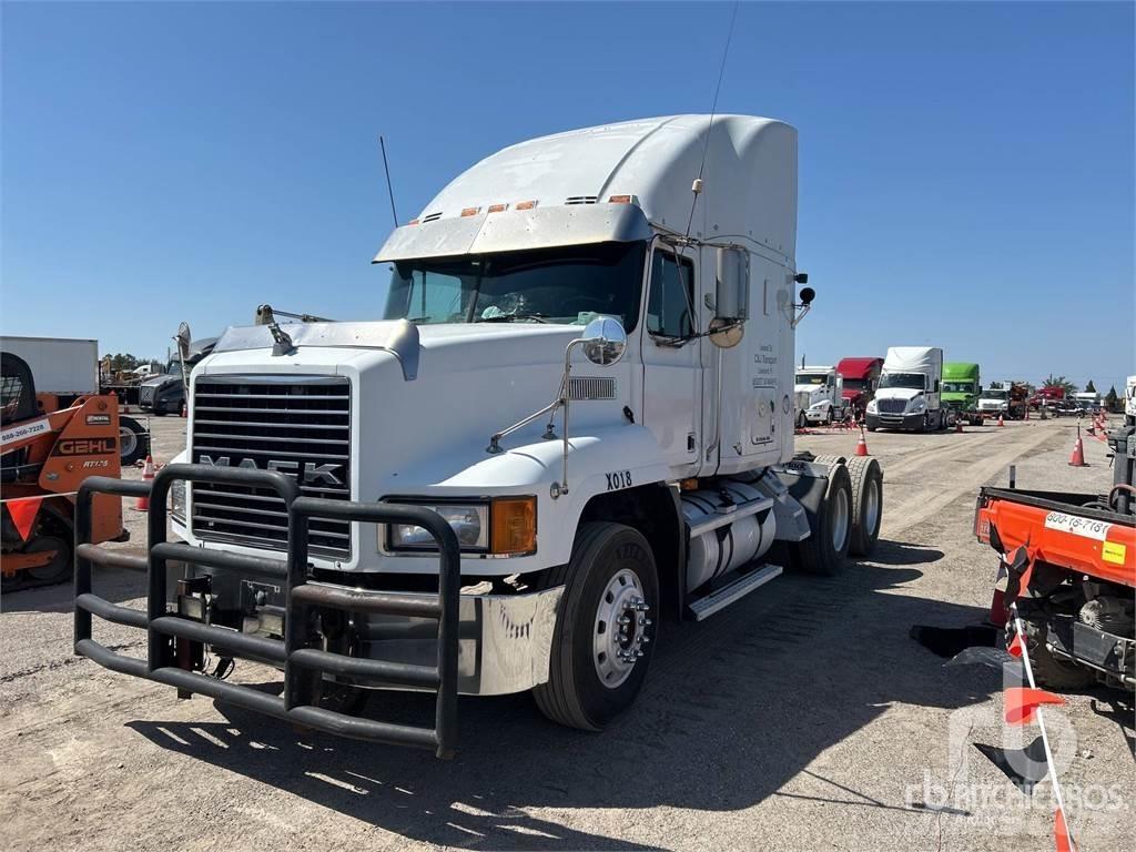 Mack CH613 Седельные тягачи