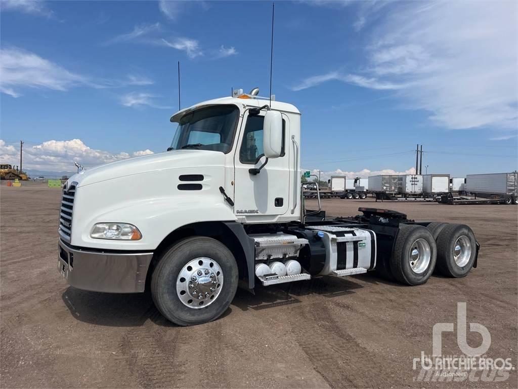 Mack CH613 Седельные тягачи