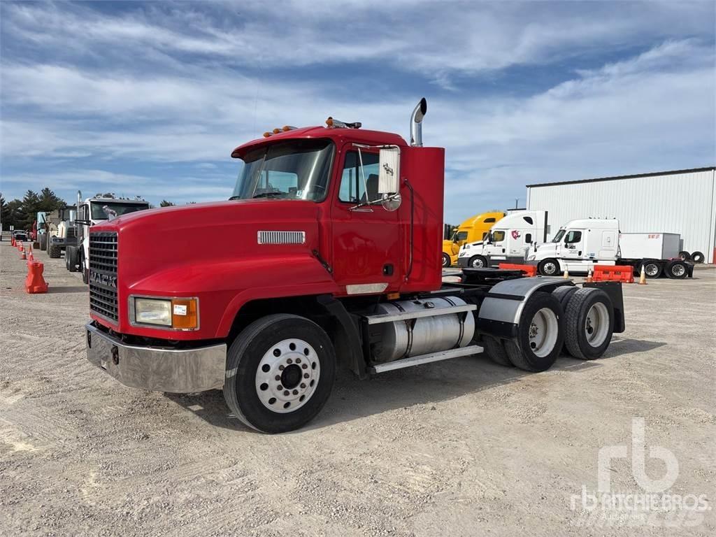 Mack CH613 Седельные тягачи