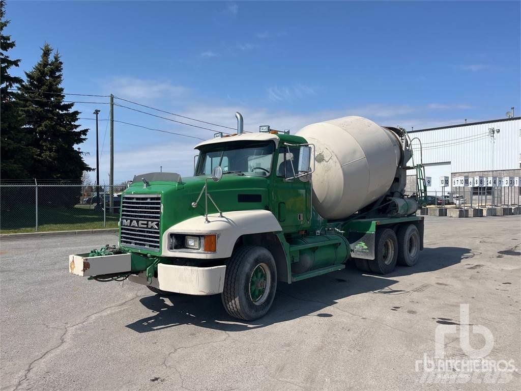 Mack CH613 Автобетоносмесители