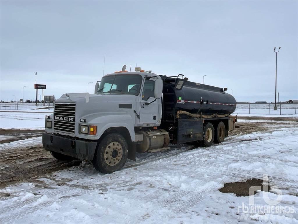 Mack CHN613 Поливочные машины
