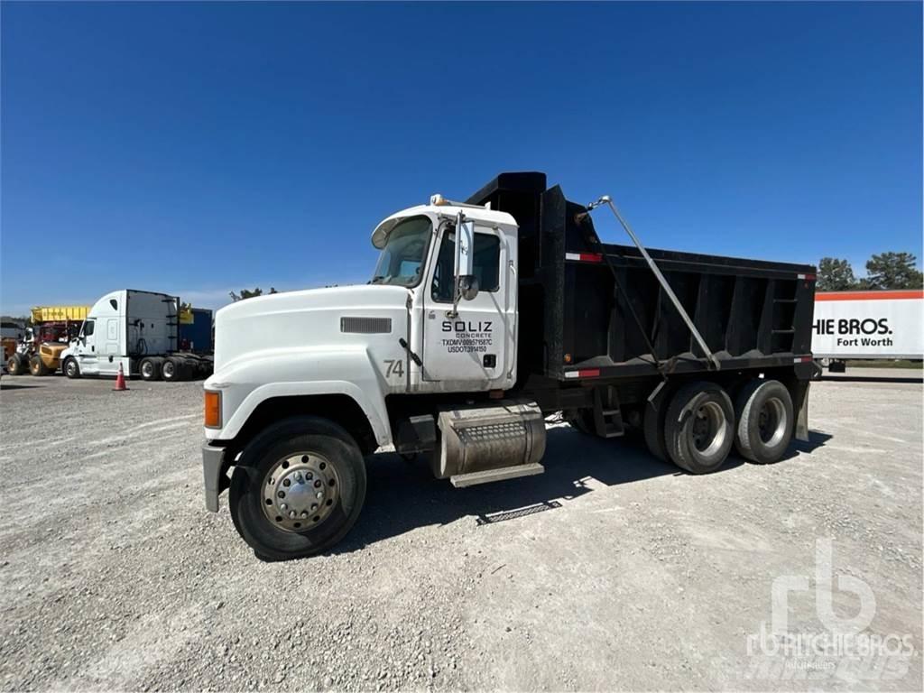 Mack CHN613 Грузовики-Самосвалы