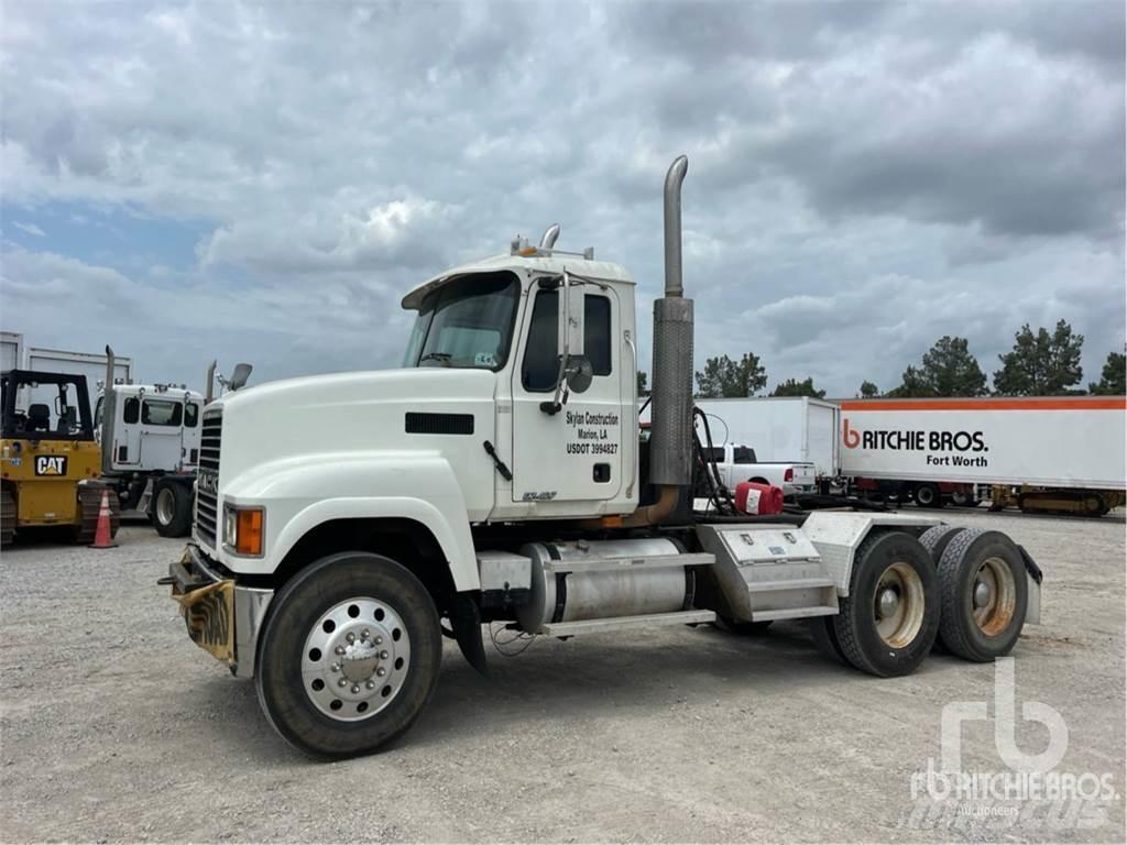 Mack CHN613 Седельные тягачи