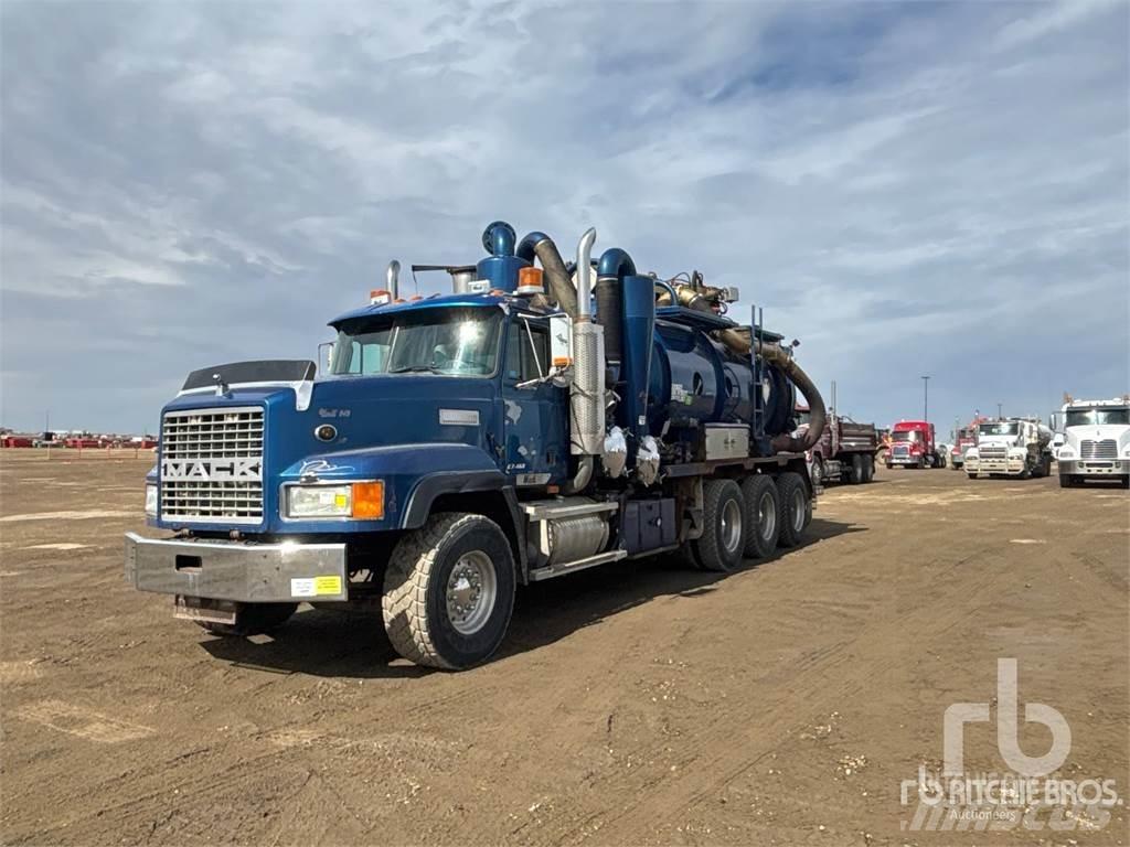 Mack CL713 Ассенизаторские машины