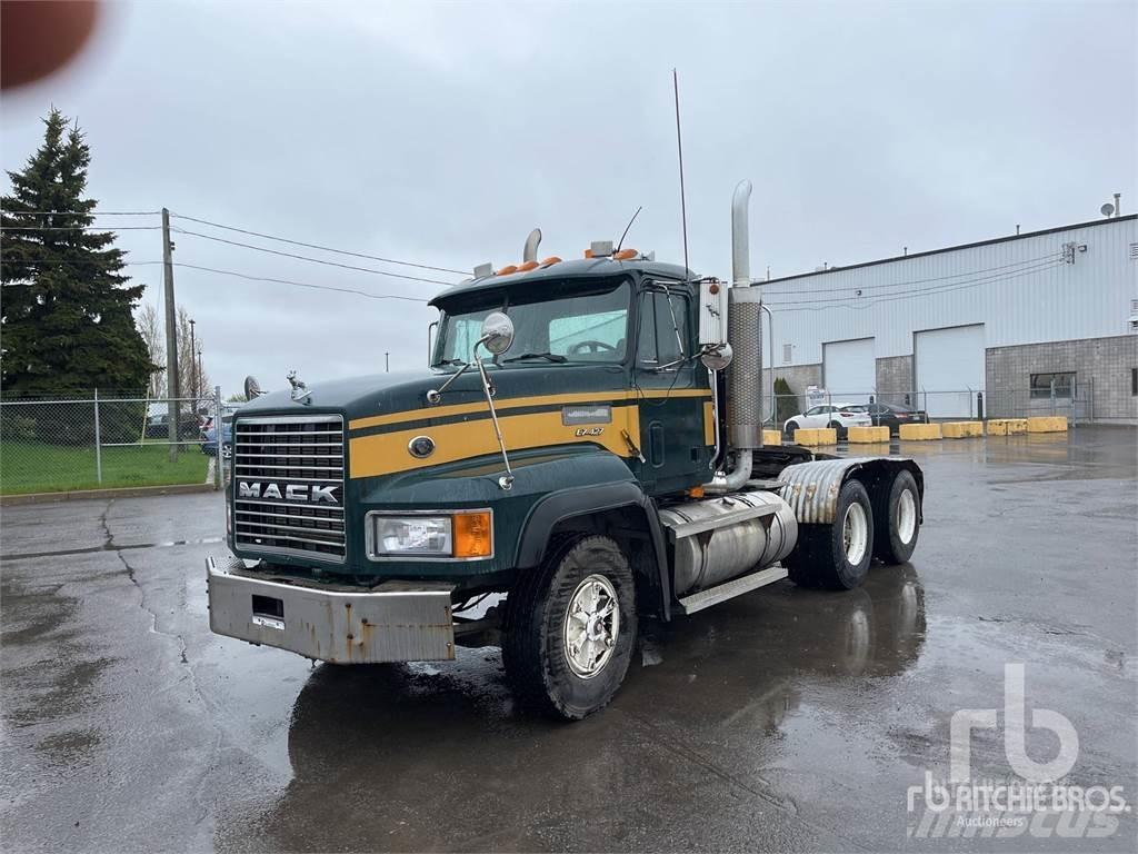 Mack CL713 Седельные тягачи