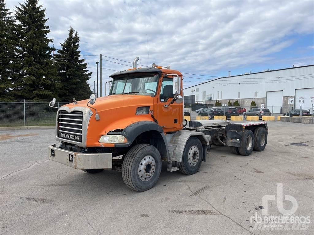 Mack CT713 Шасси с кабиной