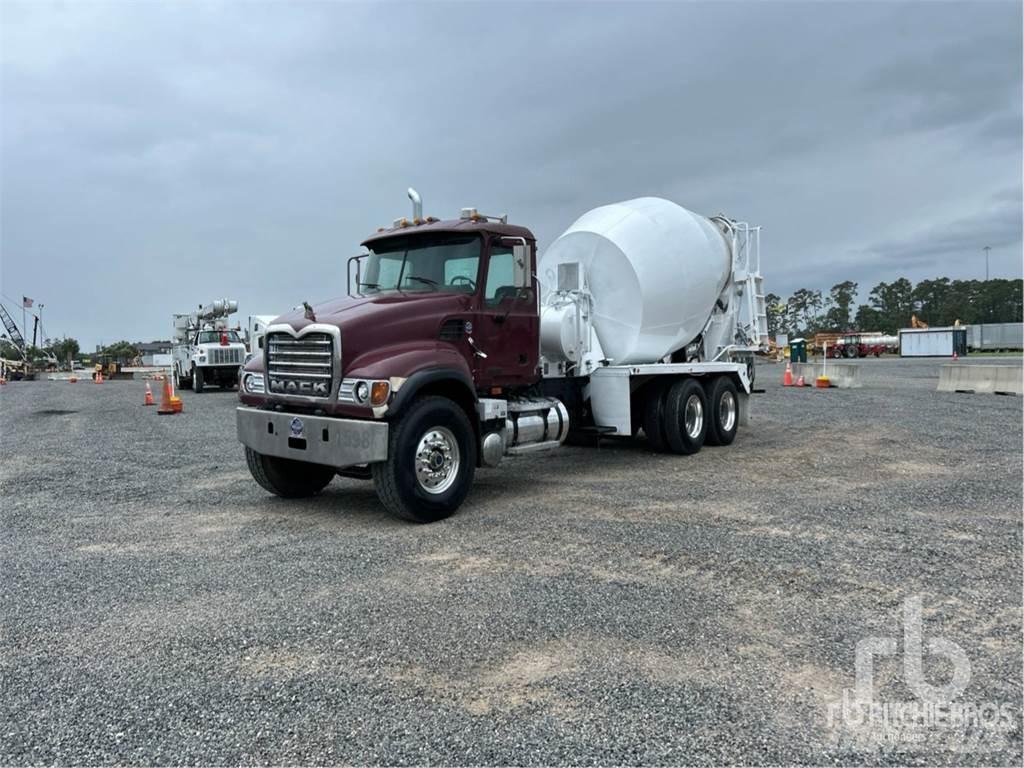 Mack CV513 Автобетоносмесители
