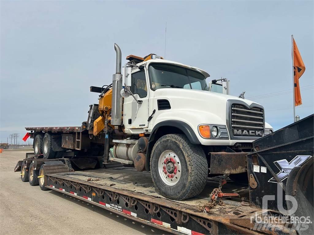 Mack CV713 Автомобильные краны