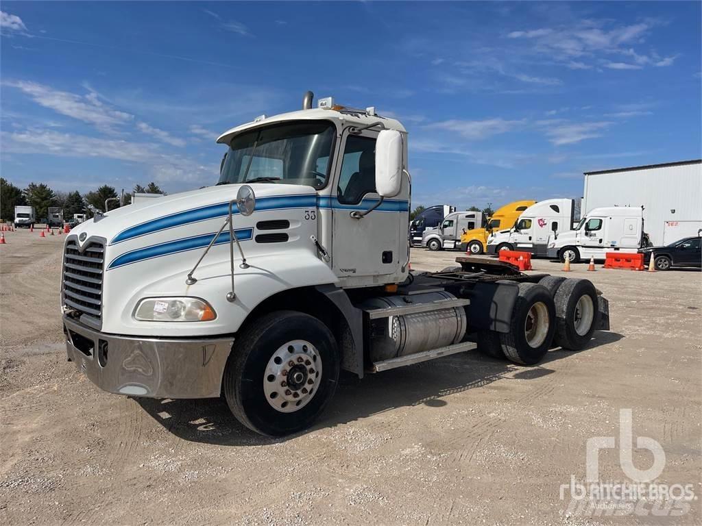 Mack CXN613 Седельные тягачи