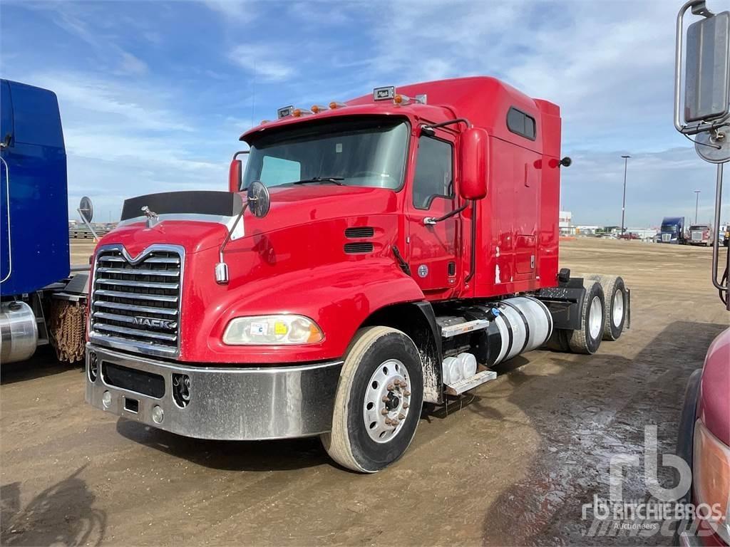 Mack CXU613 Седельные тягачи