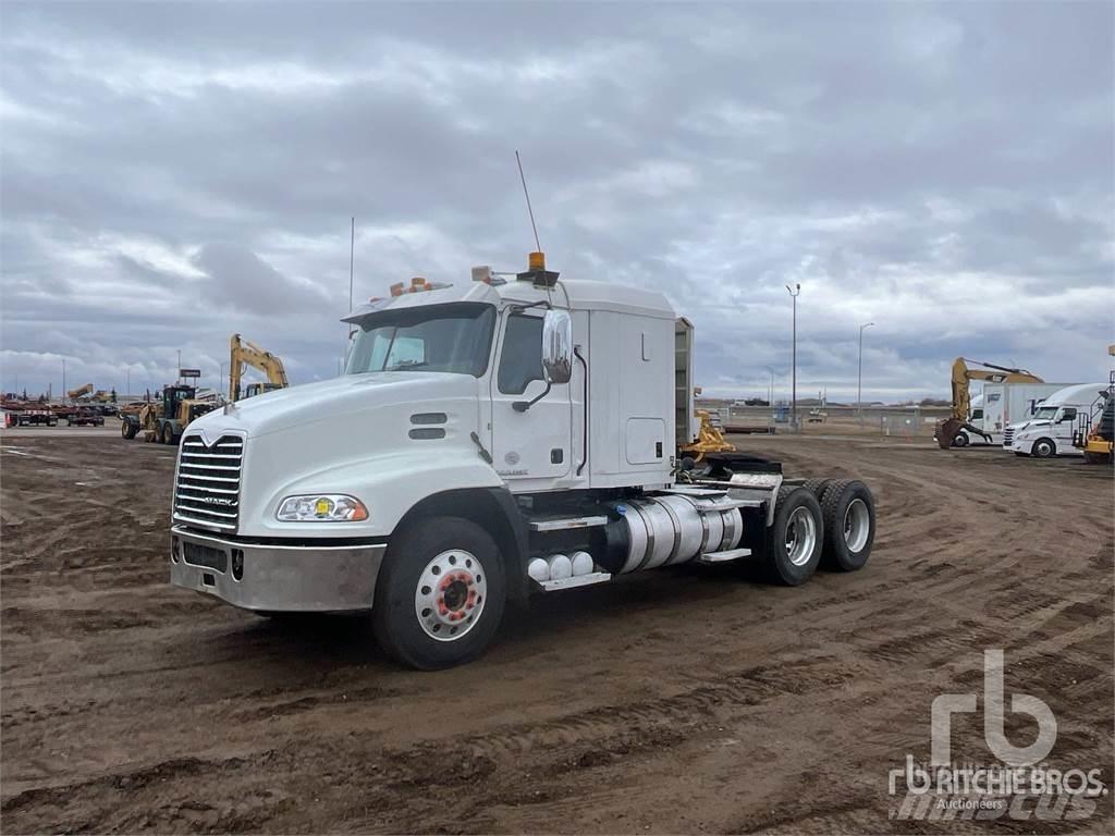 Mack CXU613 Седельные тягачи