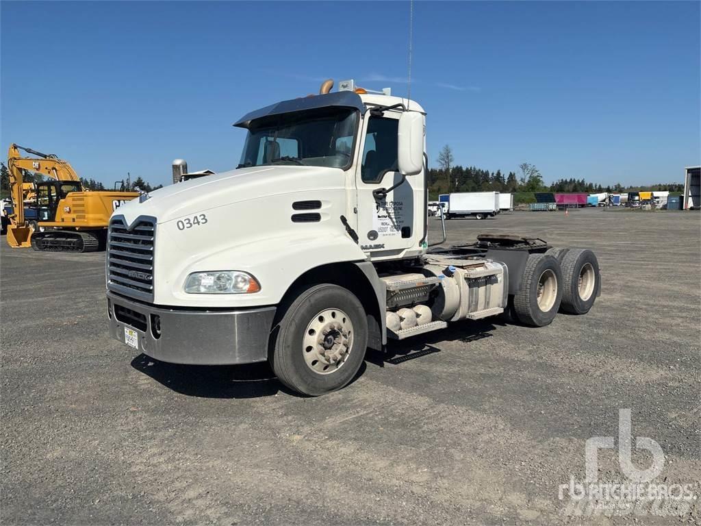 Mack CXU613 Седельные тягачи