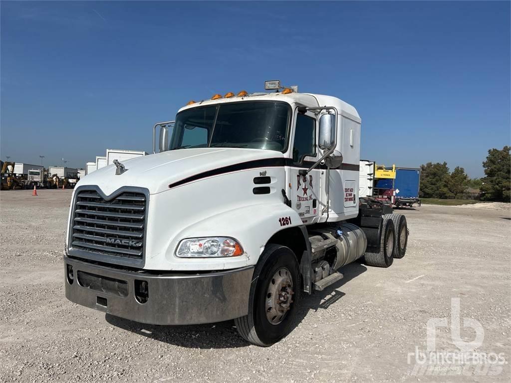 Mack CXU613 Седельные тягачи