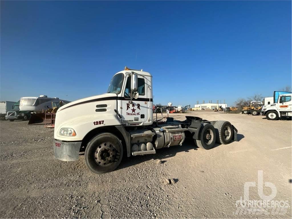 Mack CXU613 Седельные тягачи