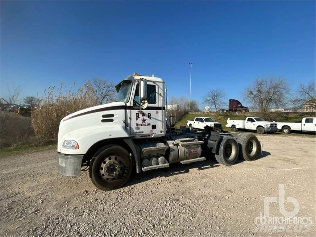 Mack CXU613 Седельные тягачи