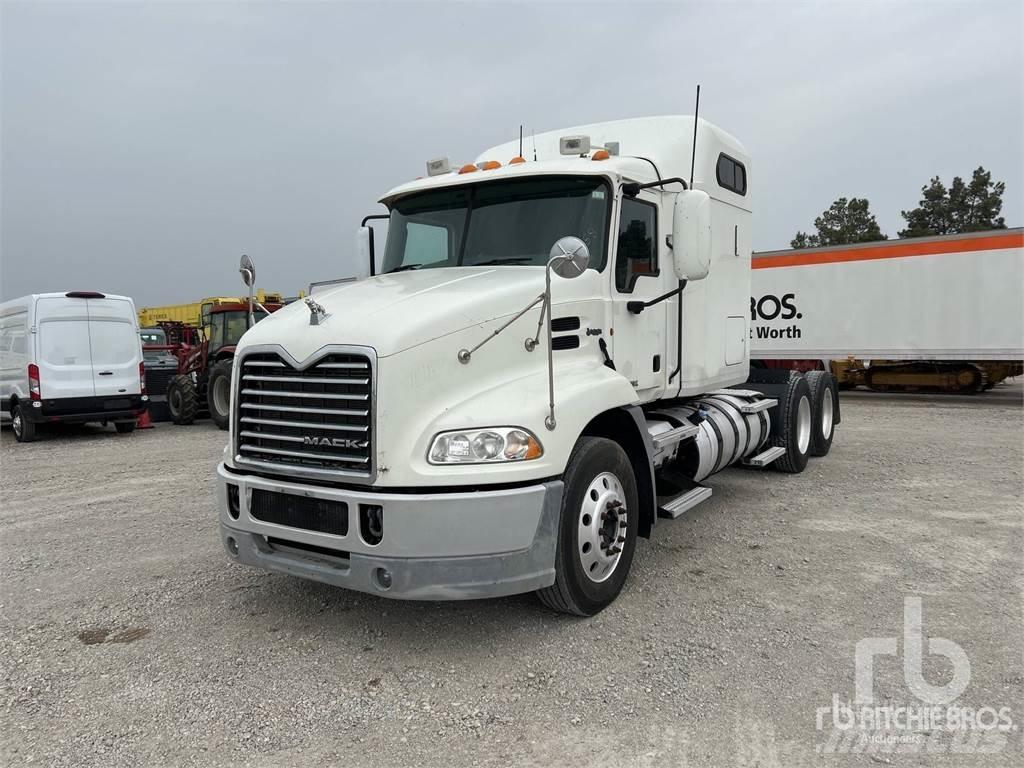 Mack CXU613 Седельные тягачи
