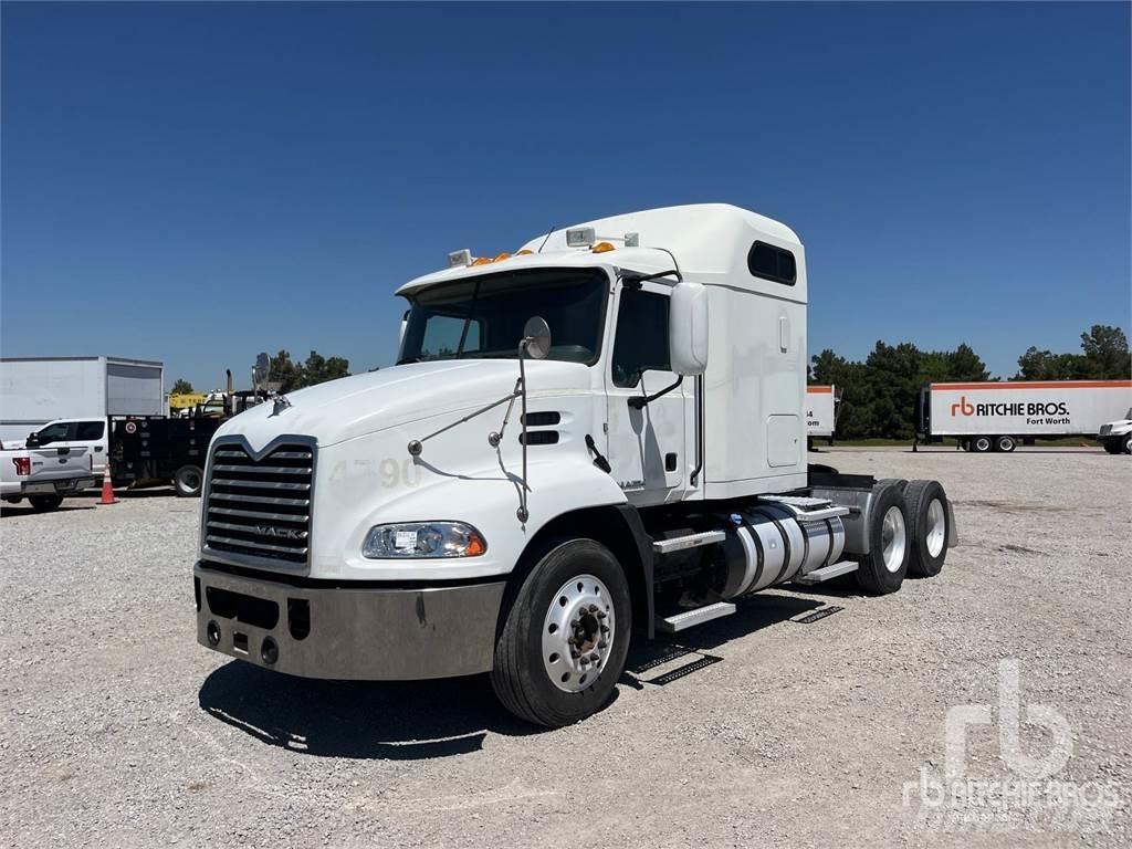 Mack CXU613 Седельные тягачи