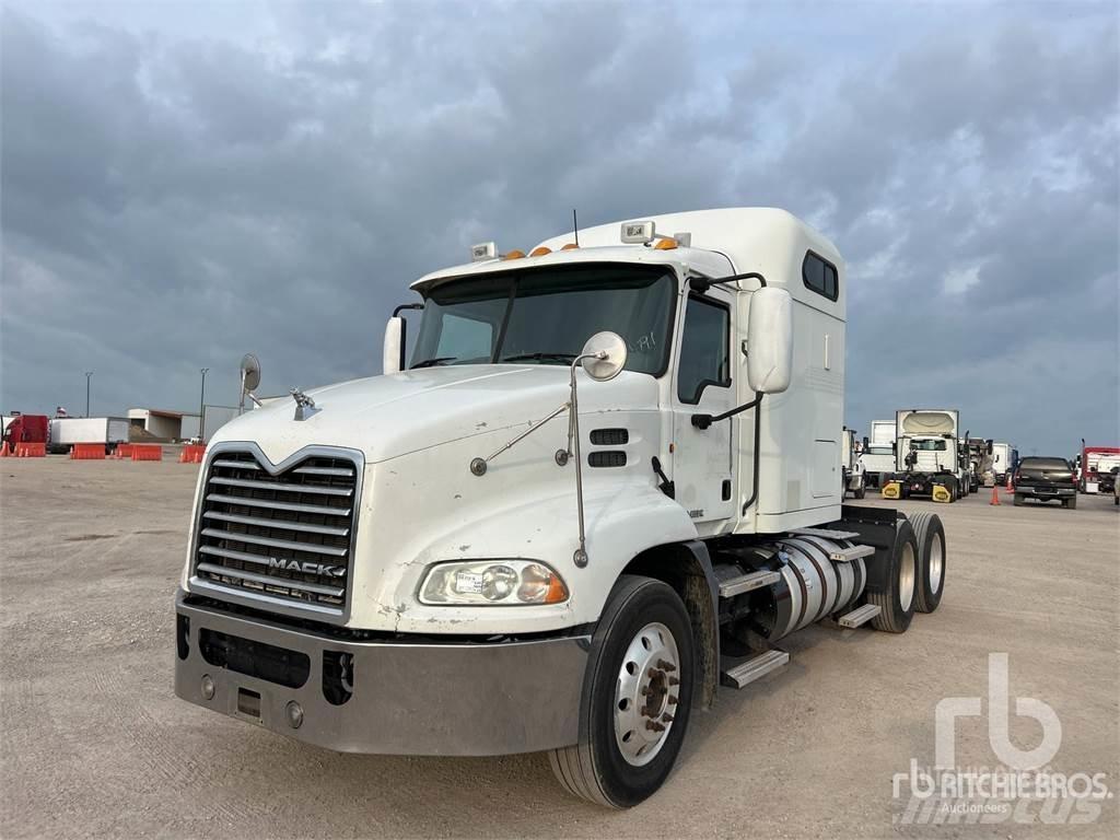 Mack CXU613 Седельные тягачи