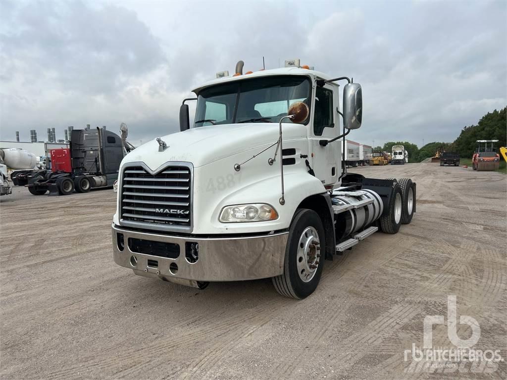 Mack CXU613 Седельные тягачи