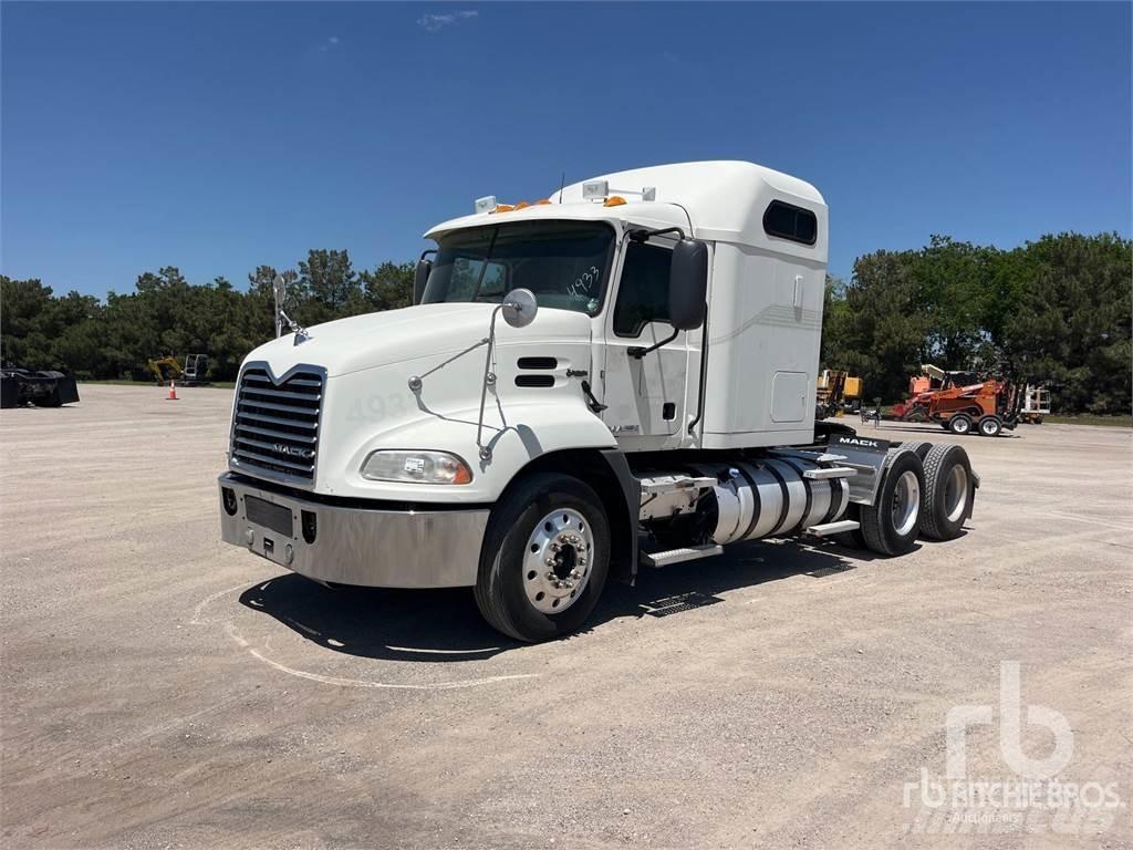 Mack CXU613 Седельные тягачи