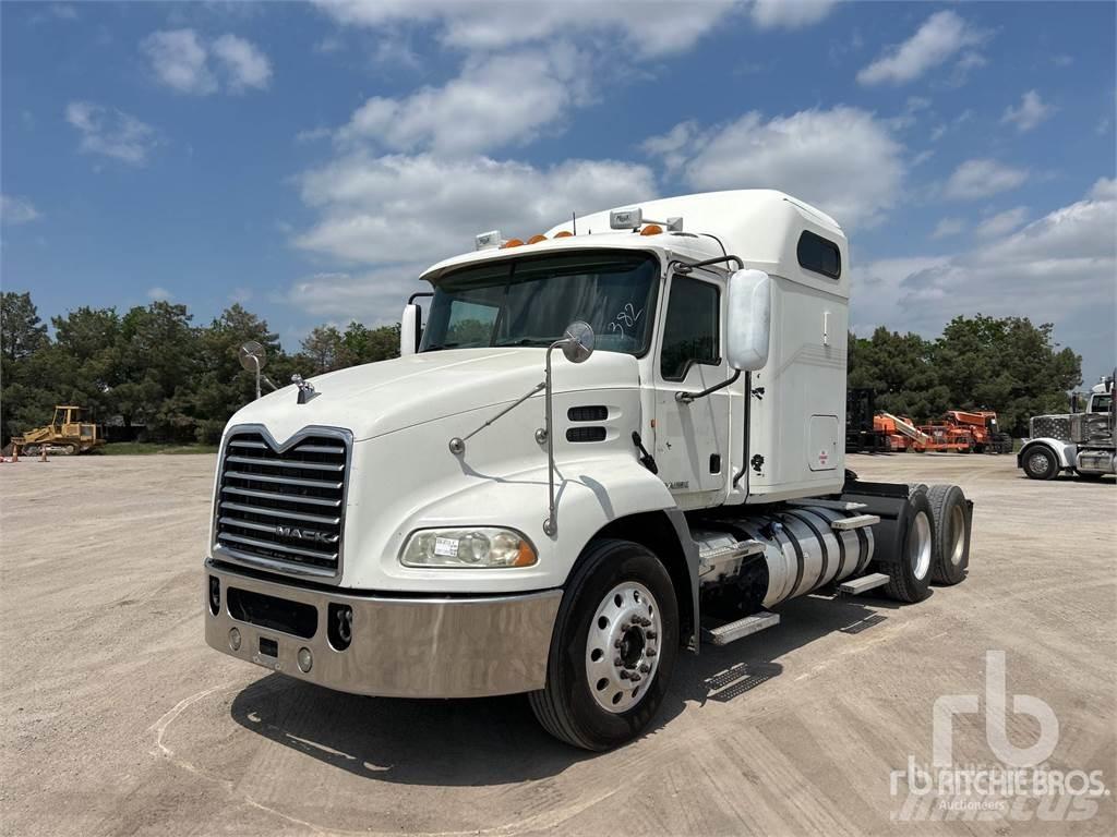 Mack CXU613 Седельные тягачи