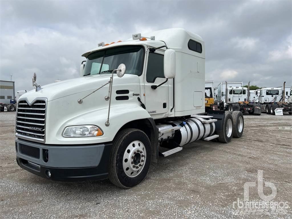 Mack CXU613 Седельные тягачи