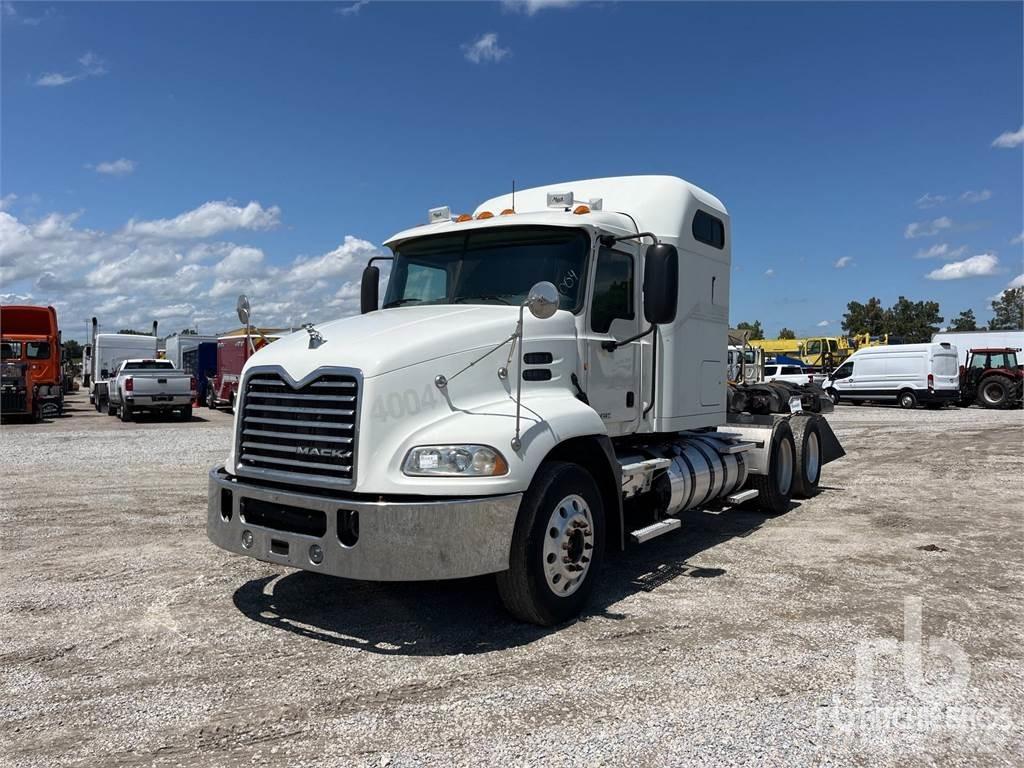 Mack CXU613 Седельные тягачи