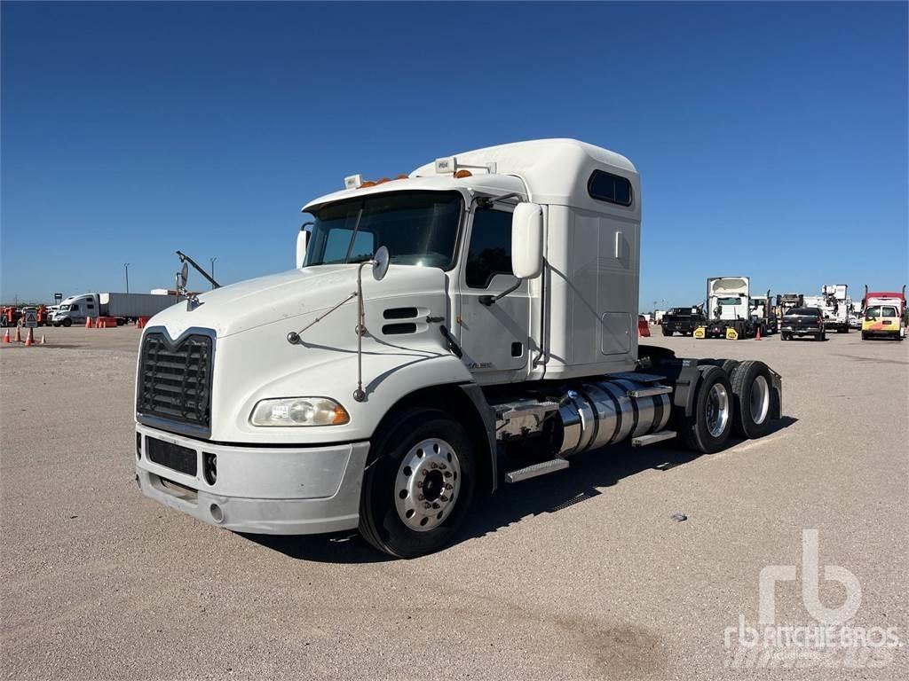 Mack CXU613 Седельные тягачи