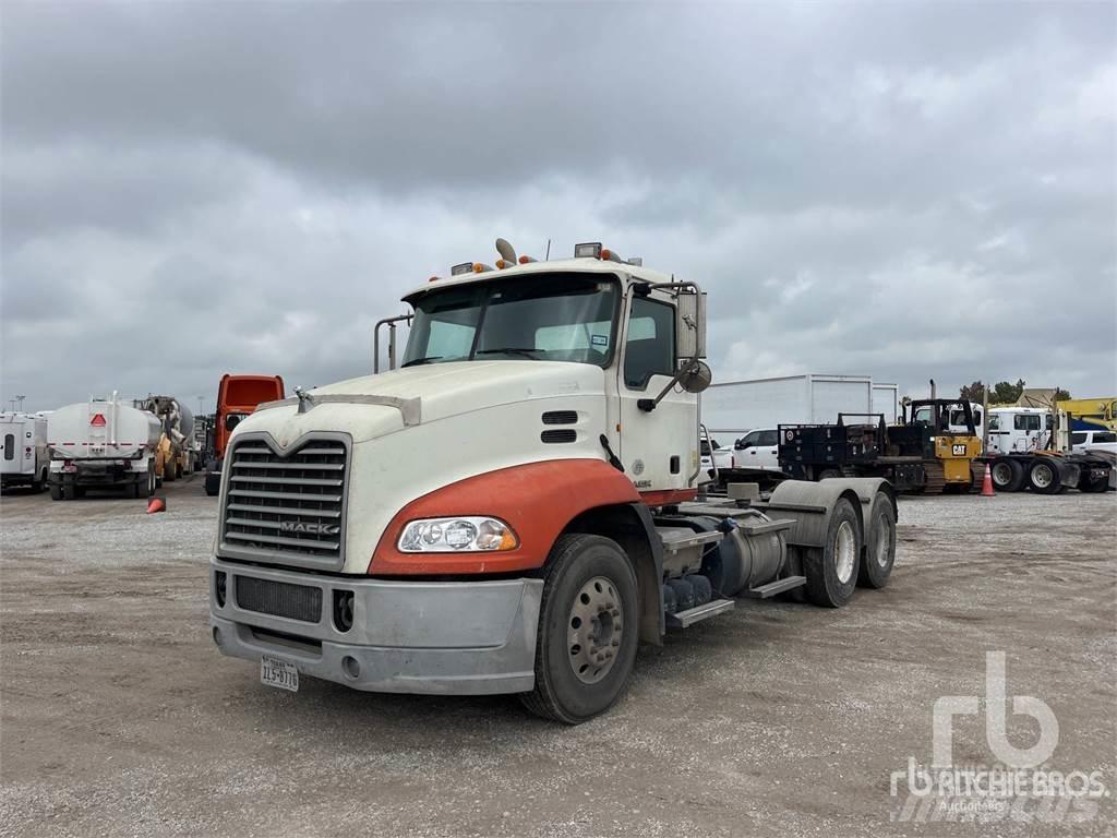 Mack CXU613 Седельные тягачи