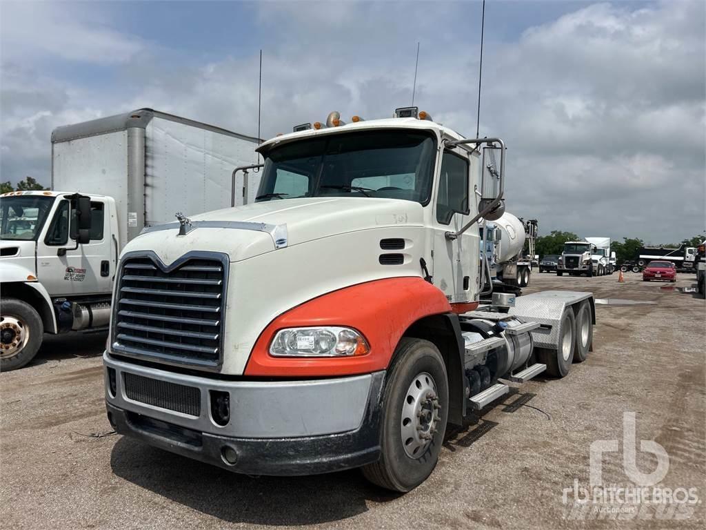 Mack CXU613 Седельные тягачи