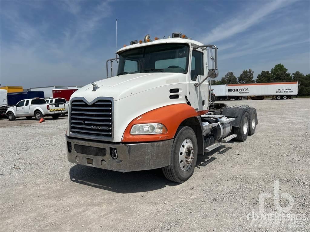 Mack CXU613 Седельные тягачи