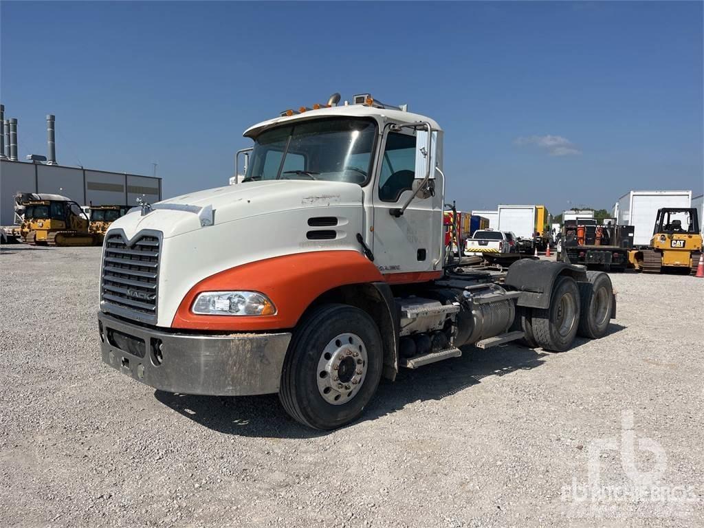 Mack CXU613 Седельные тягачи