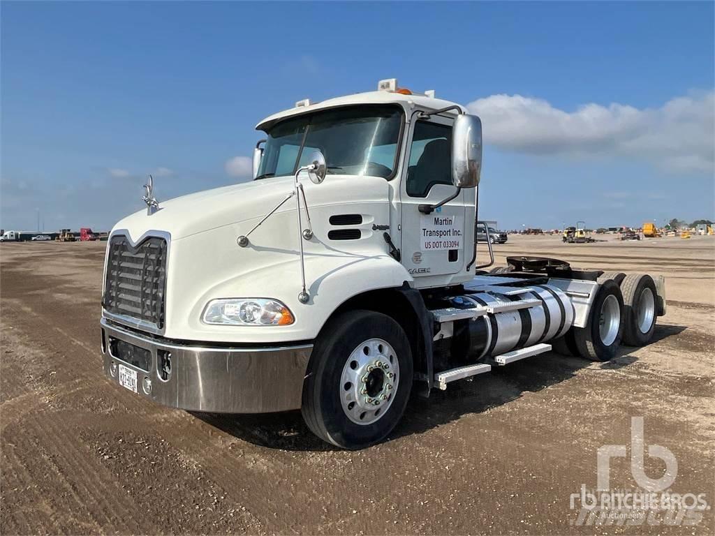 Mack CXU613 Седельные тягачи
