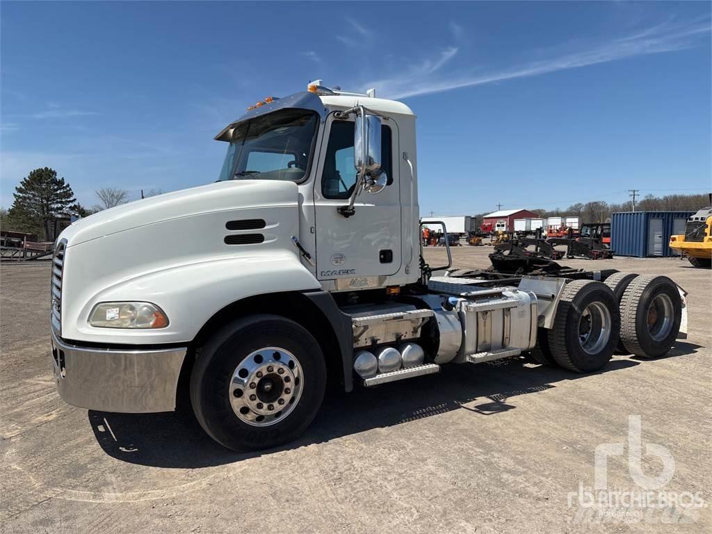 Mack CXU613 Седельные тягачи