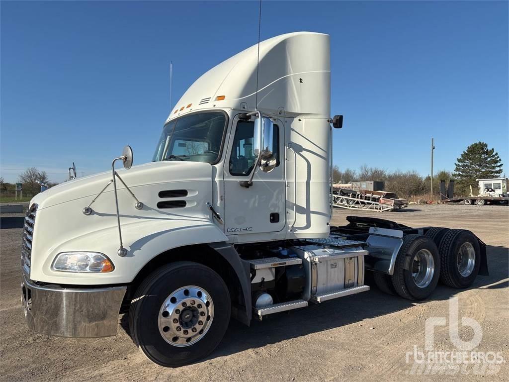 Mack CXU613 Седельные тягачи