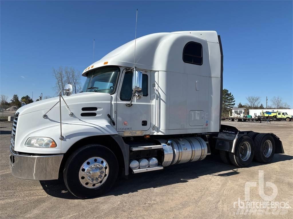 Mack CXU613 Седельные тягачи