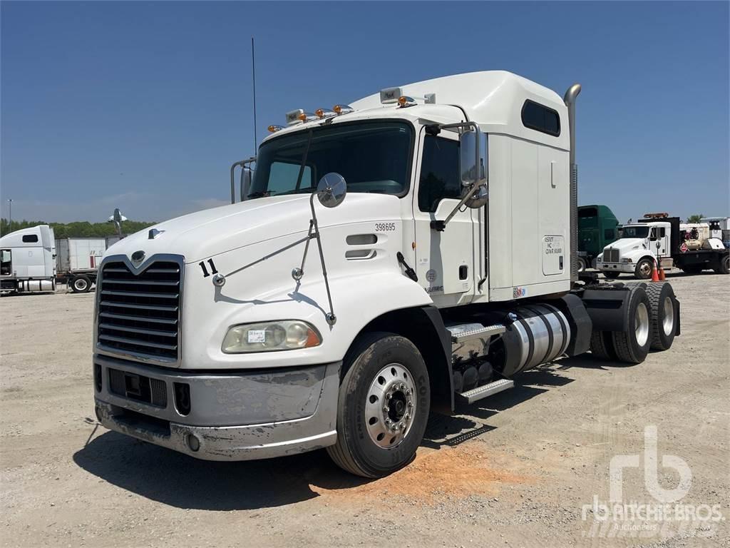 Mack CXU613 Седельные тягачи