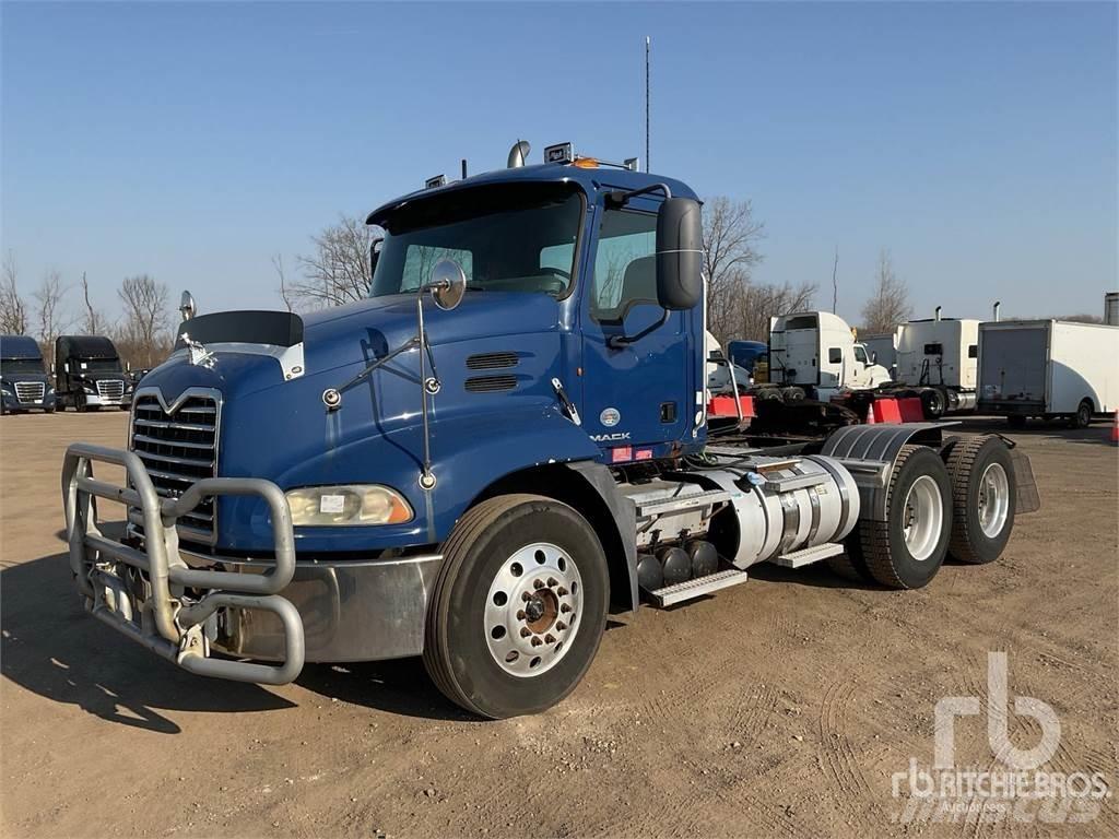 Mack CXU613 Седельные тягачи