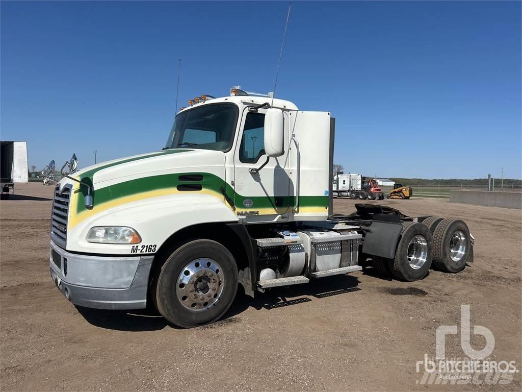 Mack CXU613 Седельные тягачи