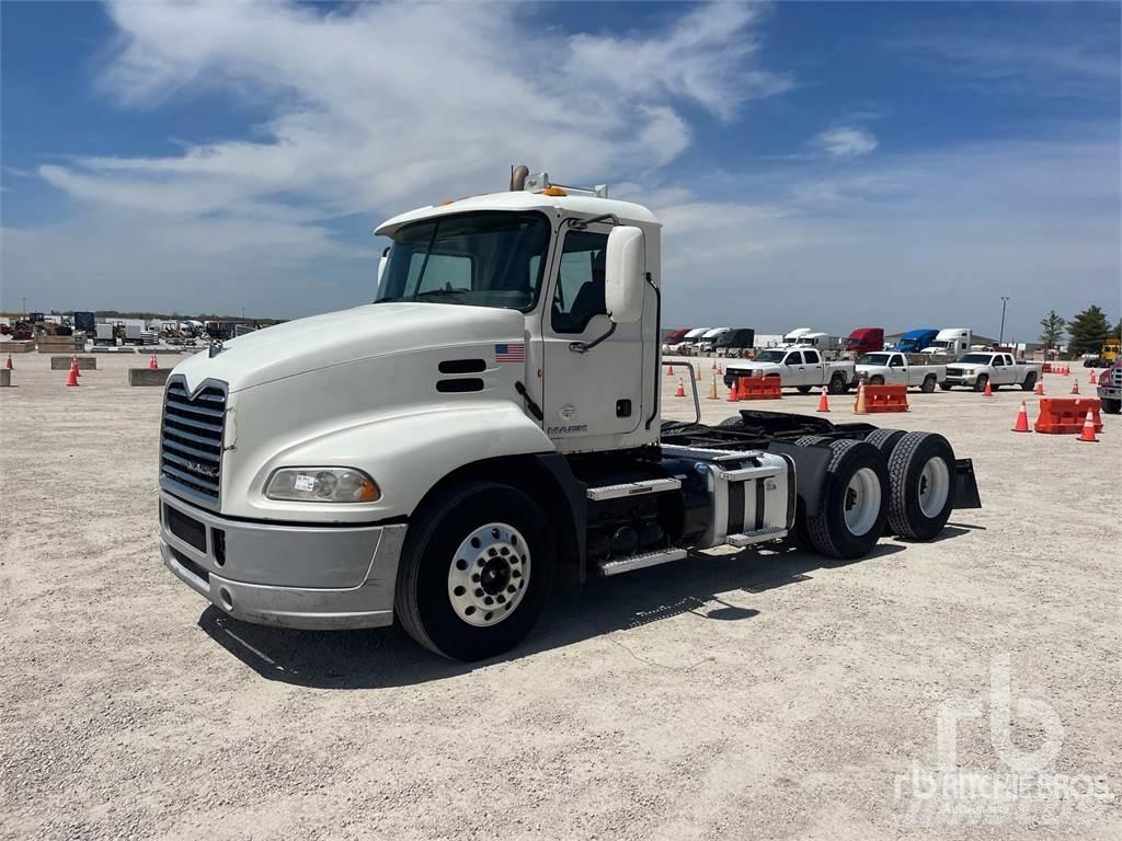Mack CXU613 Седельные тягачи