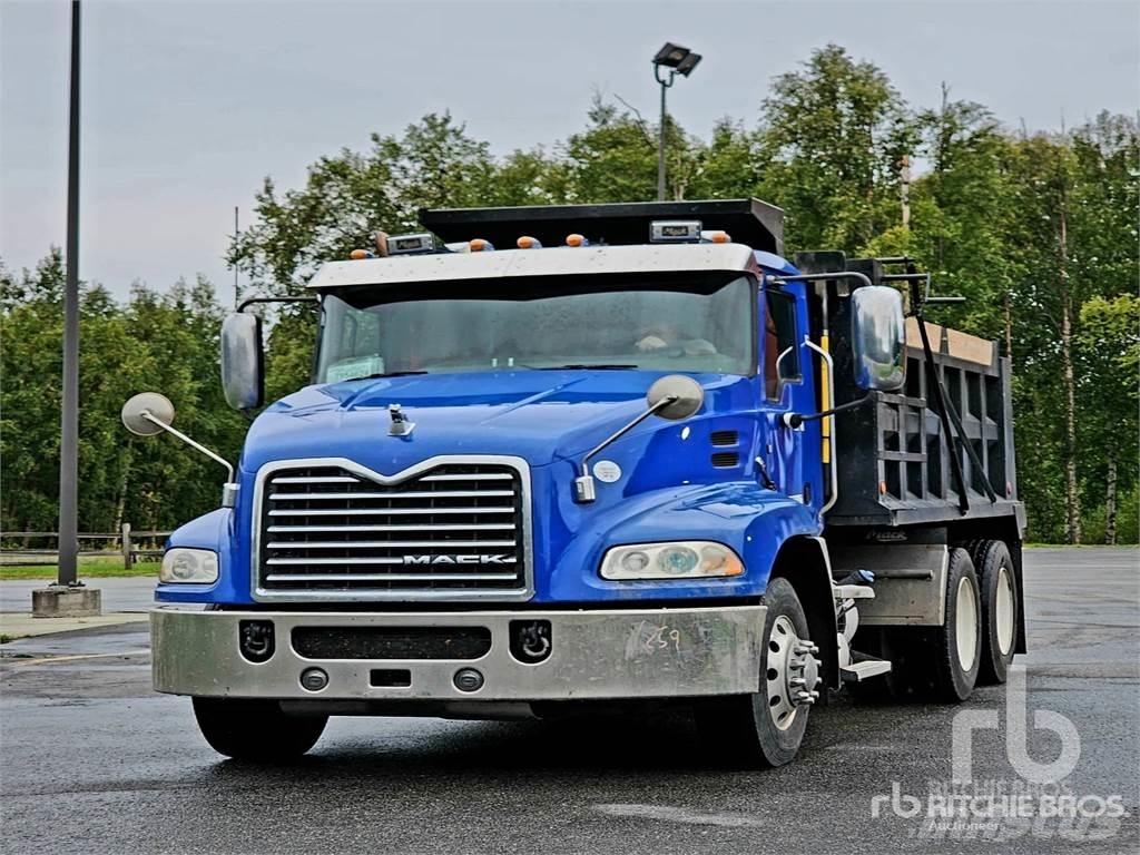 Mack CXU613T Грузовики-Самосвалы