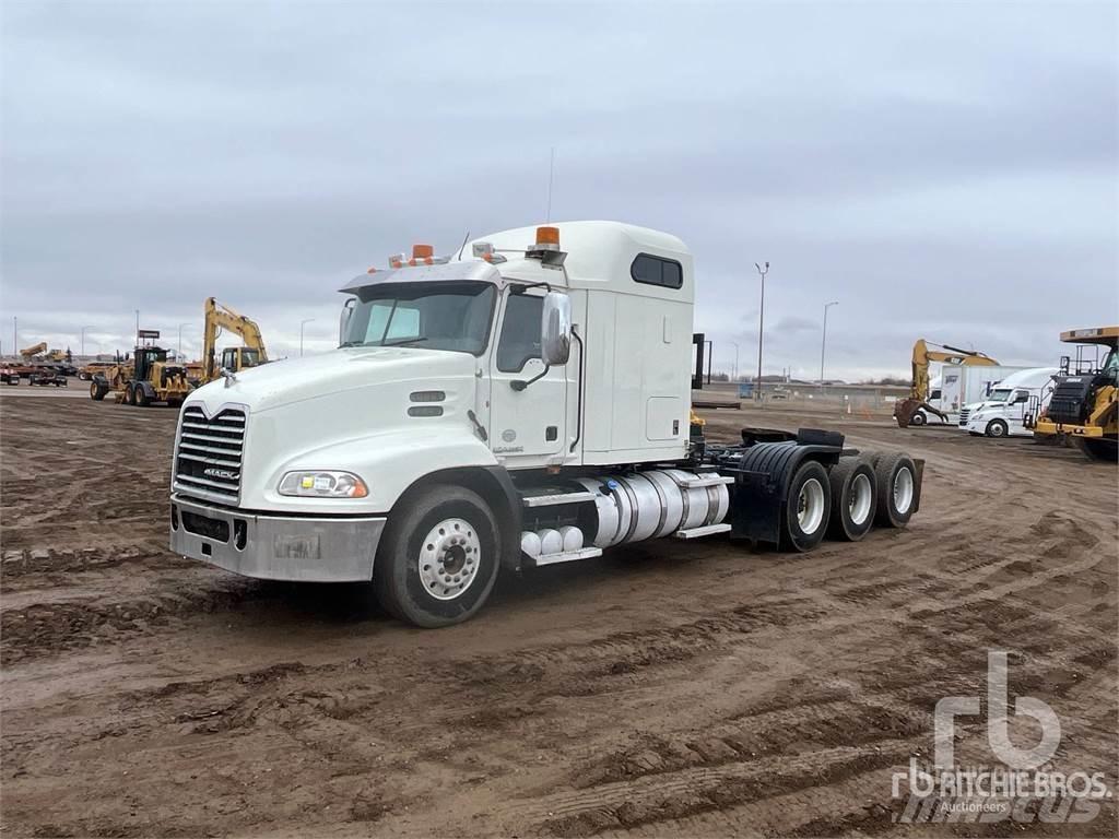 Mack CXU614 Седельные тягачи