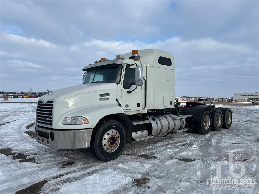 Mack CXU614 Седельные тягачи