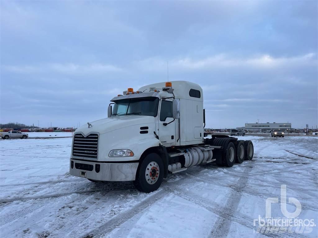 Mack CXU614 Седельные тягачи