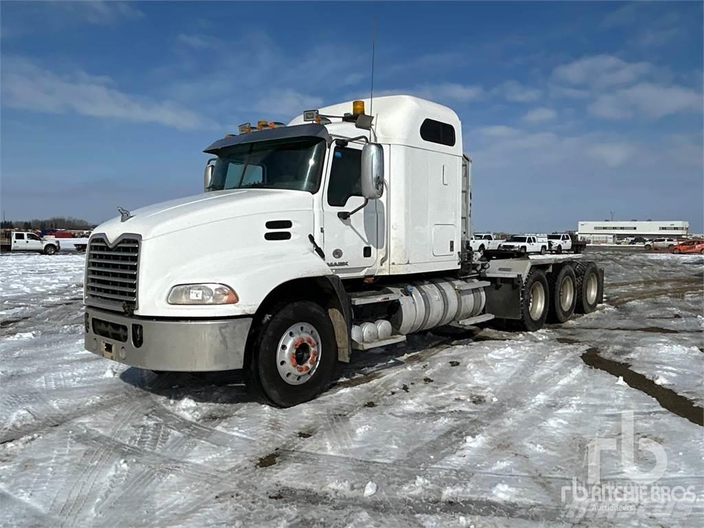 Mack CXU614 Седельные тягачи