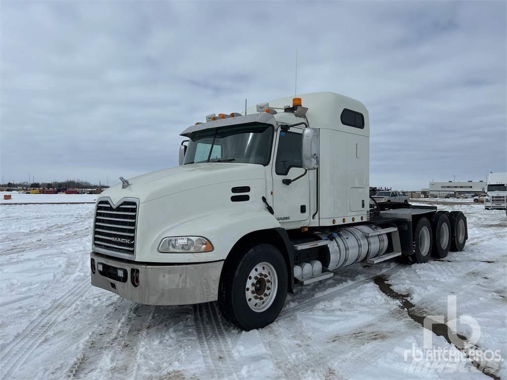 Mack CXU614 Седельные тягачи
